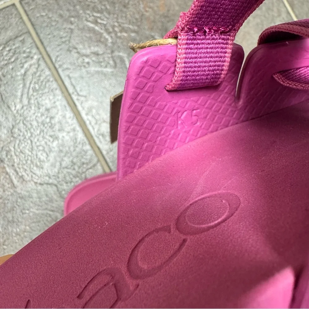 NEW Chaco Chillos Slides Kids Buckle Sandals Outskirt Fuchsia Pink 5 NWT